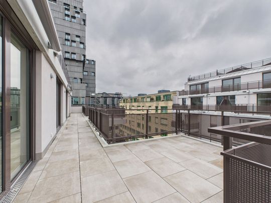 Modern 3.5-room apartment with balcony, Basel - Photo 1