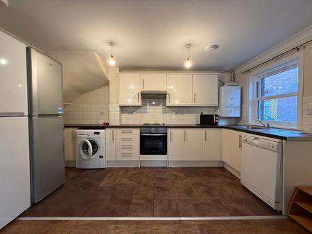 5 Bed Terraced House, Lockesfield Place, E14 - Photo 4