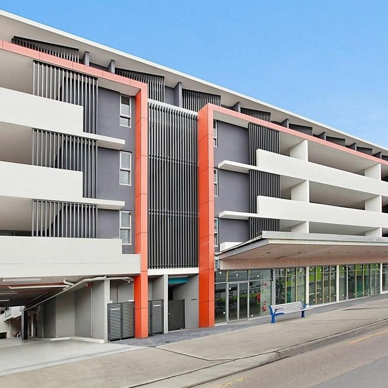 Modern Two Storey Apartment - Central Location - Photo 1