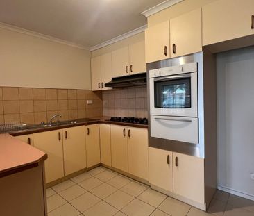 Private Front Unit - Top Location! - Photo 3