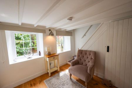 3 bedroom semi-detached house to rent - Photo 5