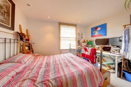 1 bedroom property to rent - Photo 2