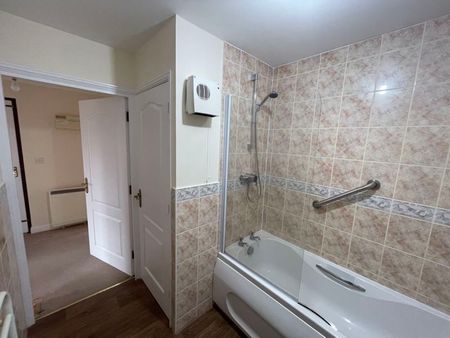 2 bed flat to rent in Gatekeeper Chase, Gillingham, ME8 - Photo 5