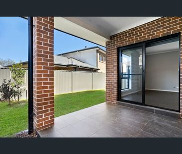 28 Izaac Cct, Jordan Springs, NSW 2747 - Photo 6