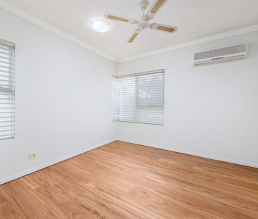 3/2 Oleander Avenue, Biggera Waters - Photo 2