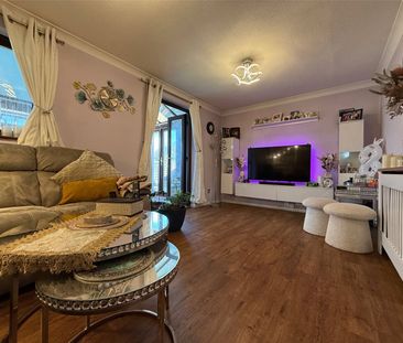 Bruntile Close, Farnborough, Hampshire, GU14 - Photo 4