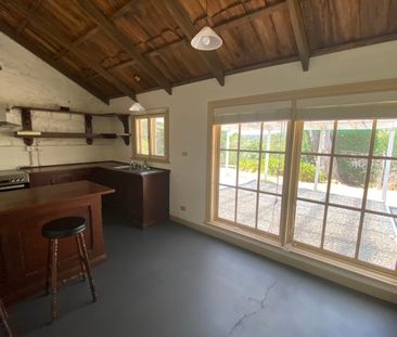 GORGEOUS QUAINT ONE BEDROOM COTTAGE WITH HILLSIDE VIEWS PERFECT FOR... - Photo 2