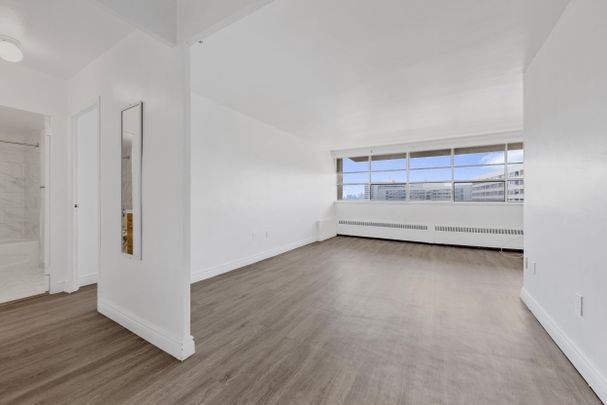 For Lease - 65 Thorncliffe Park Drive Unit# 1807, Toronto, Ontario - Photo 1