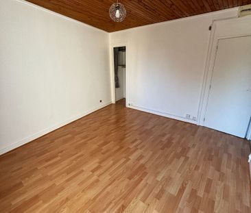 Location Appartement 1 pièce 23m² - Photo 3
