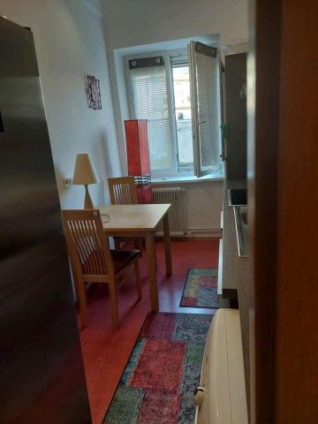 Perfekt für Singles oder Paare, die zentrumsnah und trotzdem ruhig wohnen möchten - Photo 4