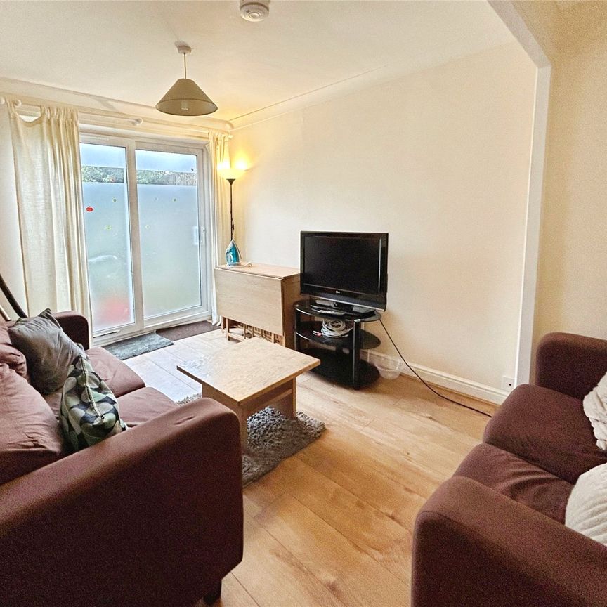 Nightingale Shott, Egham, Surrey, TW20 9SU - Photo 1