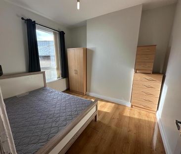 Room 1 To Let, 17b Rugby Avenue, Belfast, BT7 1RD - Photo 4
