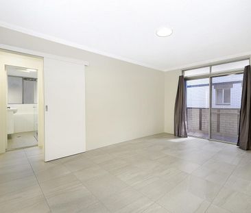 Two-Bedroom Apartment in Prime Location - Photo 1