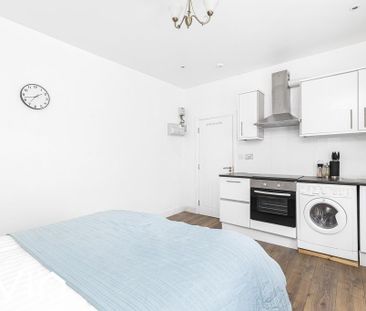 Studio to rent - Photo 6