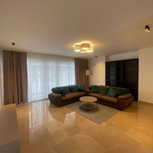apartament 3 camere/ vedere Libera/ nou totul/ parcare si boxa inclus - Fotografie 1