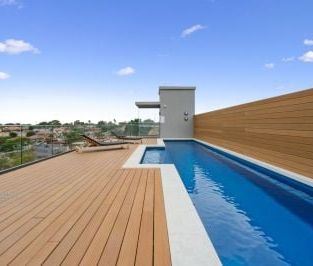 Luxury Living with Chatswood Convenience - Photo 3