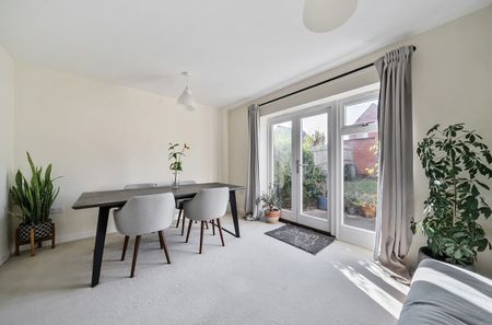 3 bedroom terraced house to rent - Photo 4