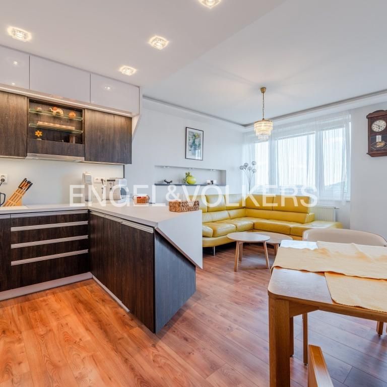 Pronájem bytu 3+kk 70 m2 - Fotografie 1