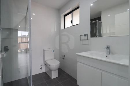 “Modern Brand new 4-Bedroom Townhouse in Riverstone up for LEASE!” - Photo 5