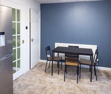 3 bedroom semi-detached house to rent - Photo 6