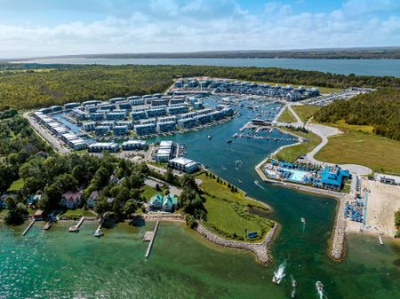 For Lease - 333 Sunseeker Avenue Unit# 217, Innisfil, Ontario - Photo 3