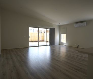 18 Burnie St Armstrong Creek - Photo 2