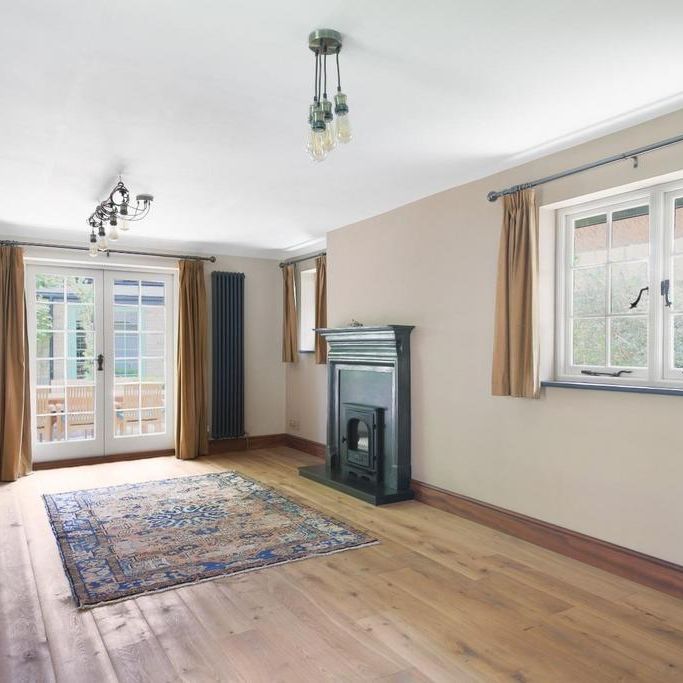 4 bedroom detached bungalow to rent - Photo 1