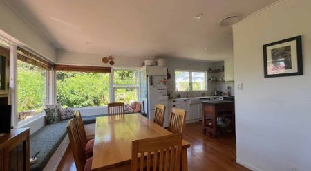 Gorgeous home with sleepout in Helensville. - Photo 2