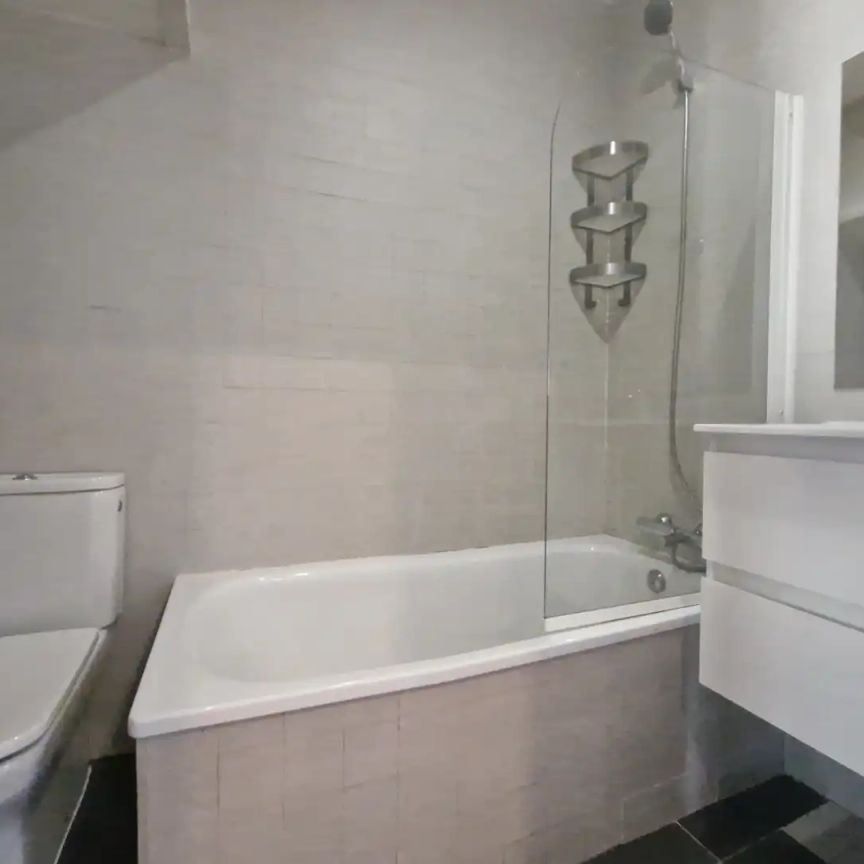 Ático de alquiler en Paseo de la Reina Cristina, Pacífico - Photo 1