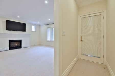 For Lease - 119 Chaplin Crescent Unit# Main, Toronto, Ontario - Photo 2