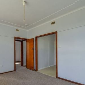 12a Thompson Crescent, Tamworth, NSW 2340 - Photo 2