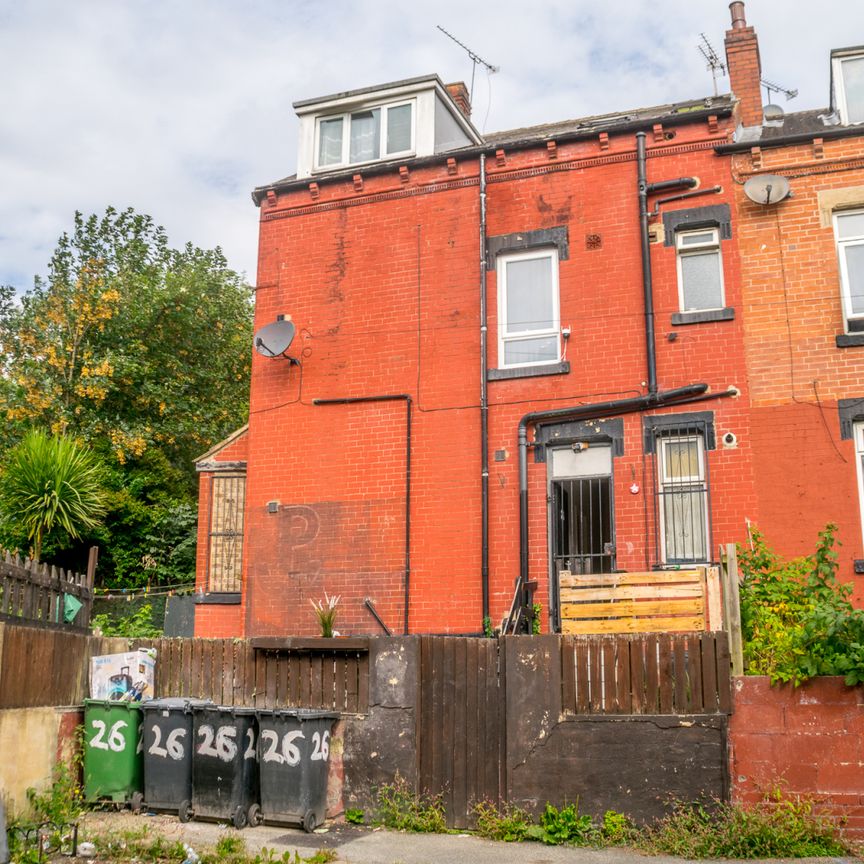 GROUND FLOOR FLAT 26 BELVEDERE AVENUE BEESTON LEEDS LS11 - Photo 1