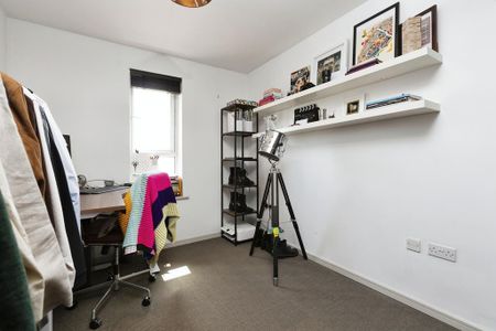 2 bedroom penthouse to rent - Photo 3