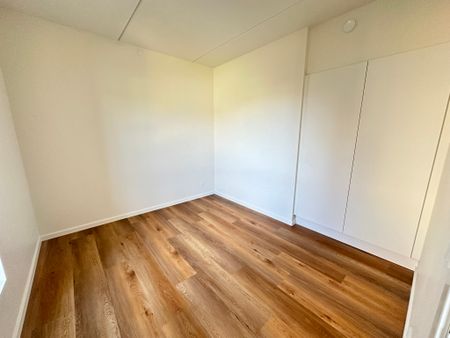 Delevenlig 3-værelses lejlighed i Nørresundby med altan - Photo 3