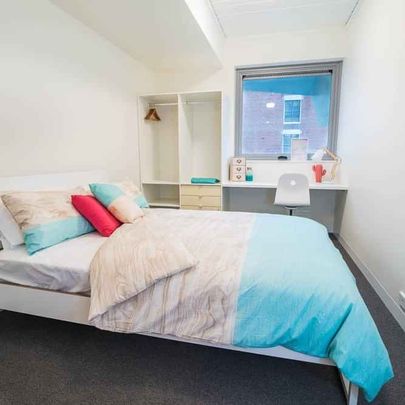 Large Studio with Conditioning - Photo 1