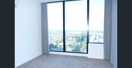 Brand New 3 Bedrooms , 2 bathroom and 2 basement carpark apartment in Sky Garden - Photo 4