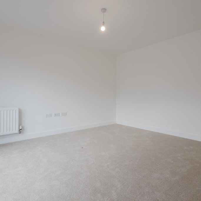 4 bedroom detached house to rent - Photo 1