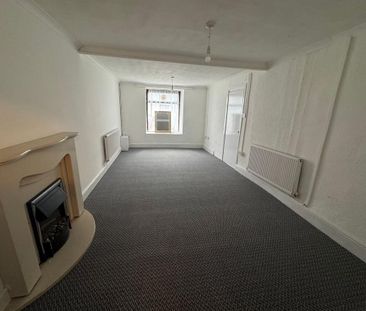 2 bedroom end of terrace house to rent - Photo 5