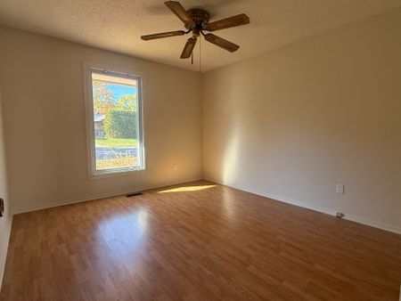 For Lease - 2098 Fillmore Crescent, Beacon Hill North - South and Area, Ontario - Photo 4