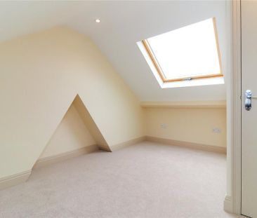 4 bedroom semi-detached house to rent - Photo 4