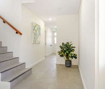 5/22 Dunstaffenage Street, Hurlstone Park NSW 2193 - Studio For Ren... - Photo 3