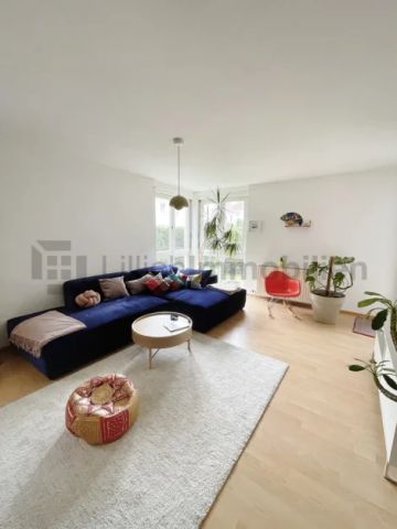 Schöne Erdgeschosswohnung mit 2 Terrassen und Garten zum Genießen! - Photo 2