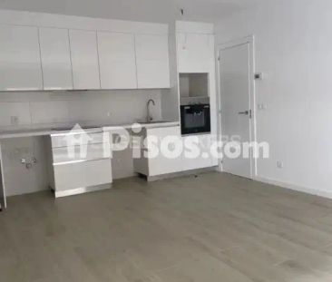 Piso en alquiler en Calle de Juan de la Hoz - Photo 3