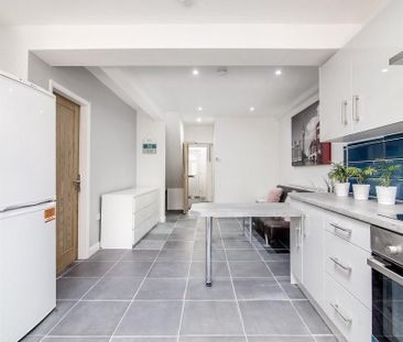 1 bedroom in a house share to rent - Photo 4