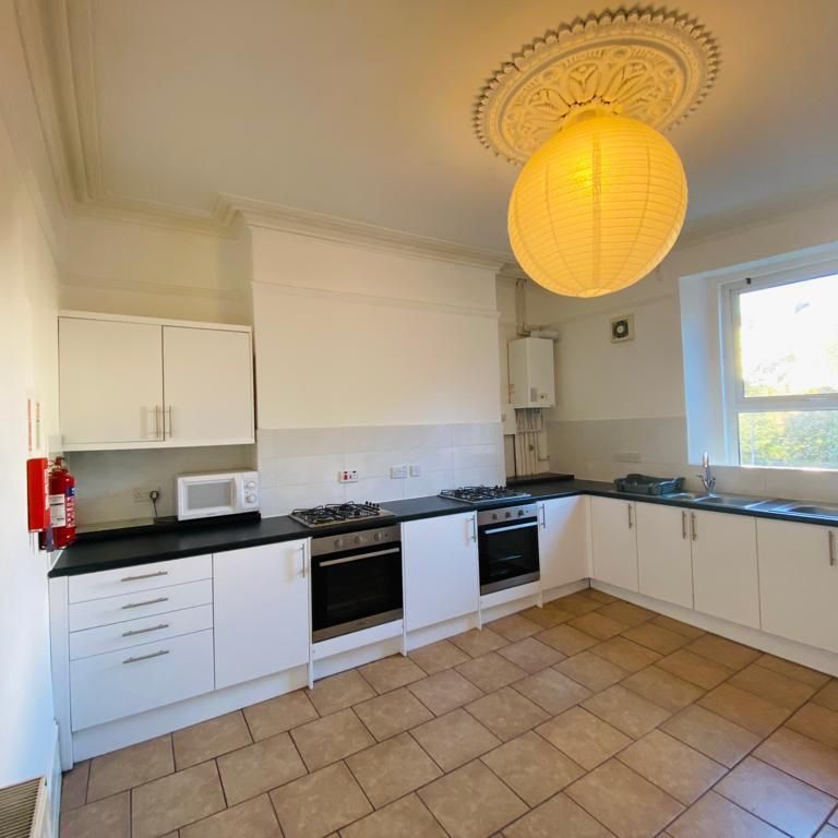 8 bedroom house share to rent - Photo 1