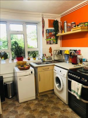 1 Bed Flat, Longberrys, NW2 - Photo 1