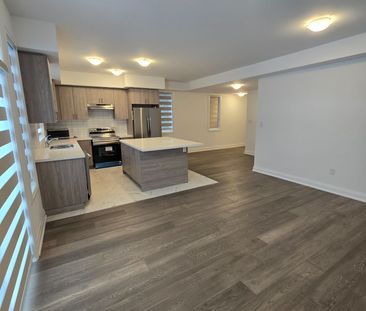 For Lease - 17 Barnyard Trail, Barrie, Ontario - Photo 3