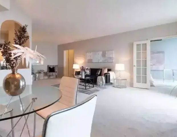 Admiral's Walk On The Lake Rare Condo! | 5250 Lakeshore Road, Burlington - Photo 1