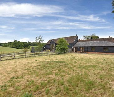 Converted stables in country estate setting with views over fields - Photo 5