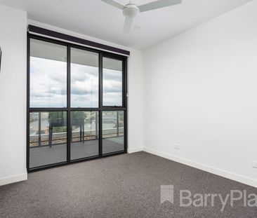 Views of the City - Photo 3